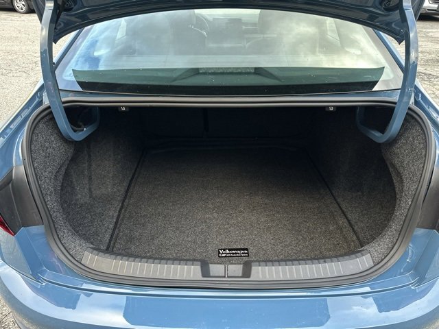 Used 2025 Volkswagen Jetta SE image 22