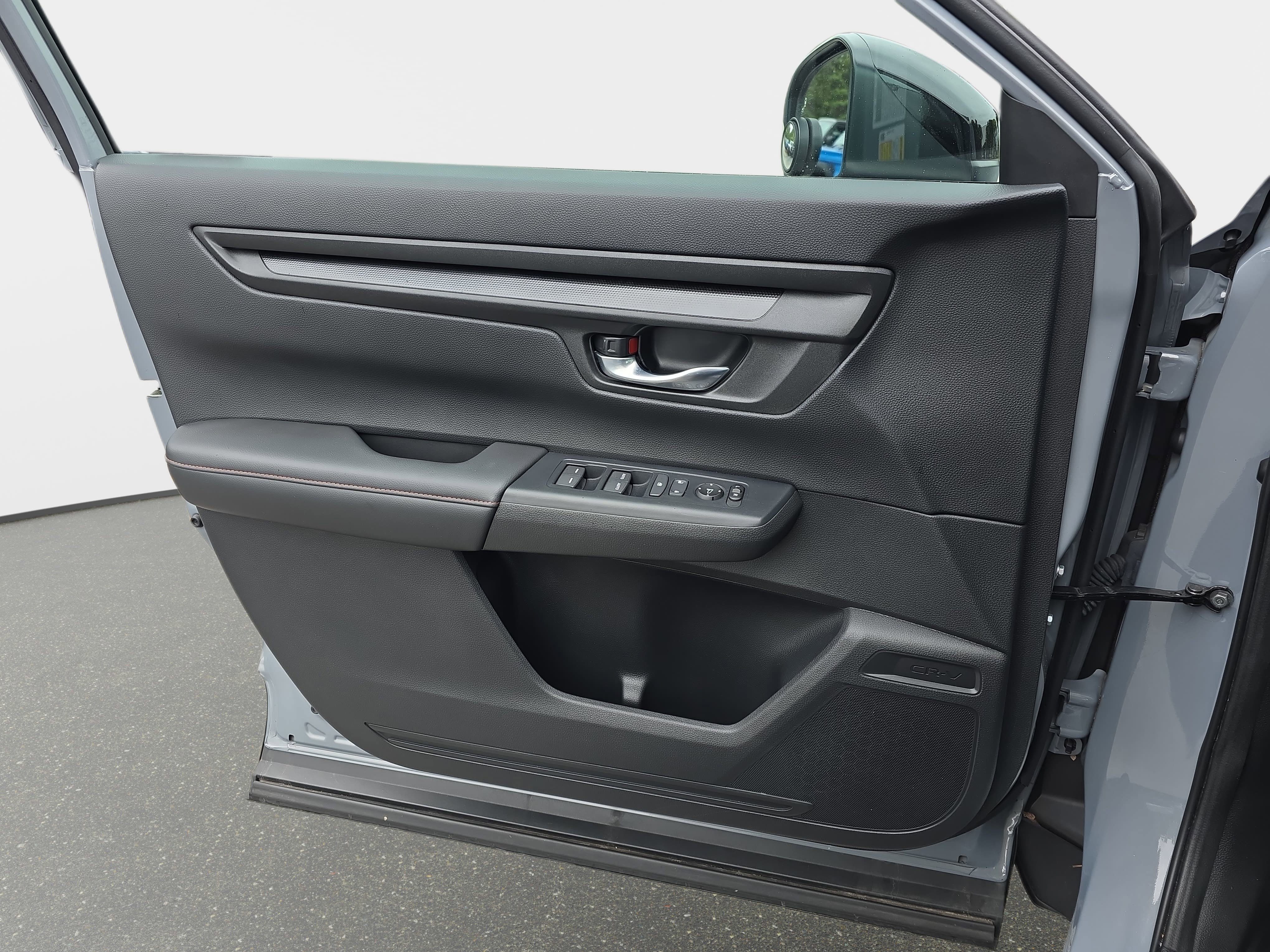 Used 2025 Honda CR-V Sport image 25