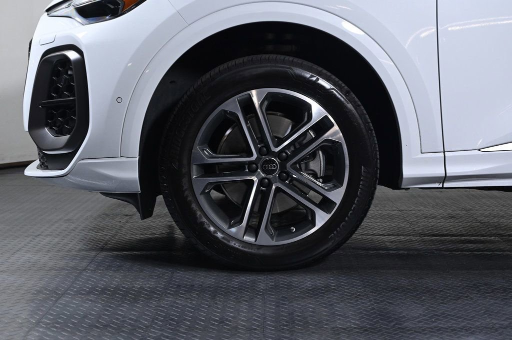Used 2025 Audi Q5 Premium AWD/4WD image 23