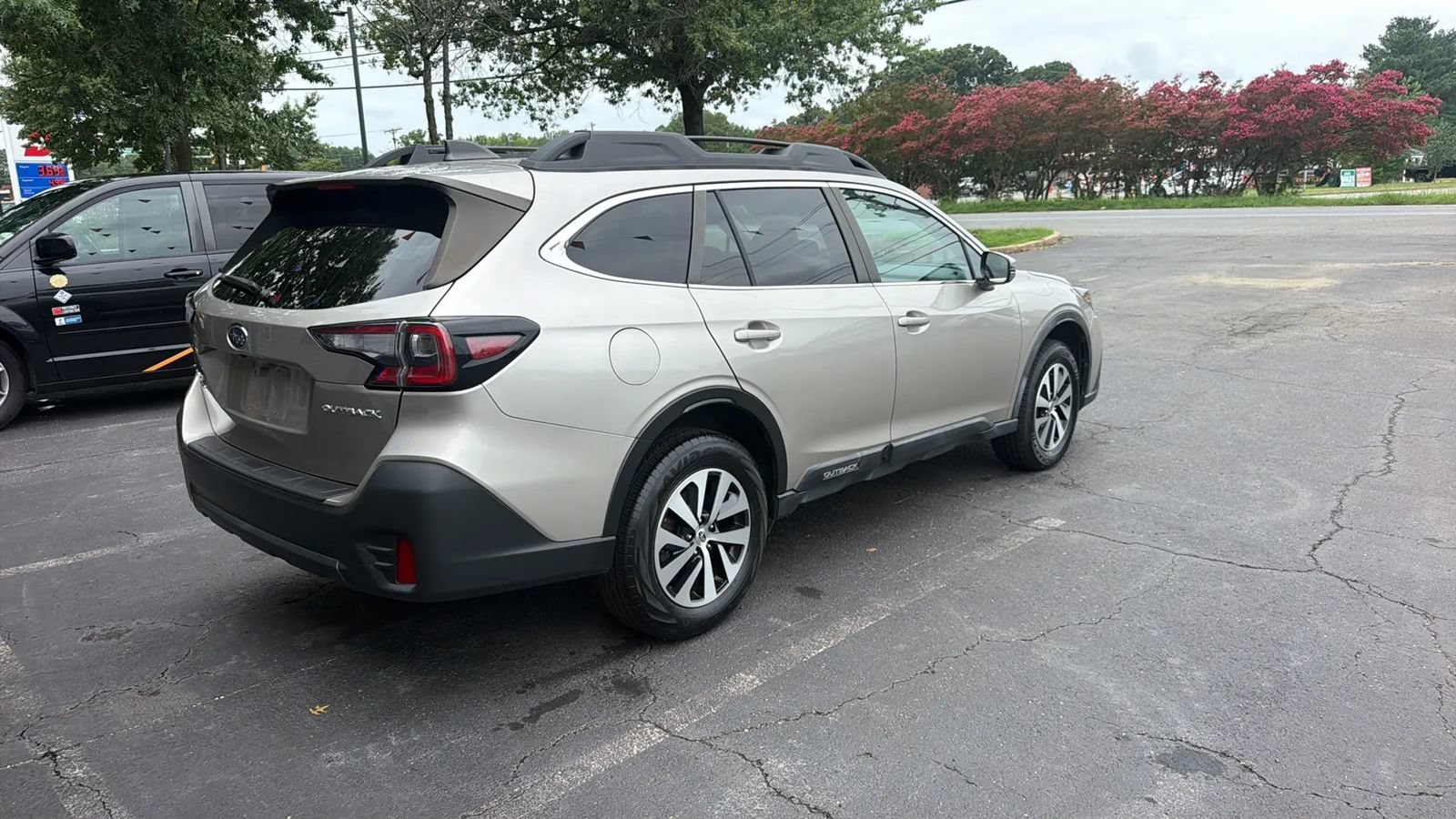 Used 2020 Subaru Outback Premium AWD/4WD image 6
