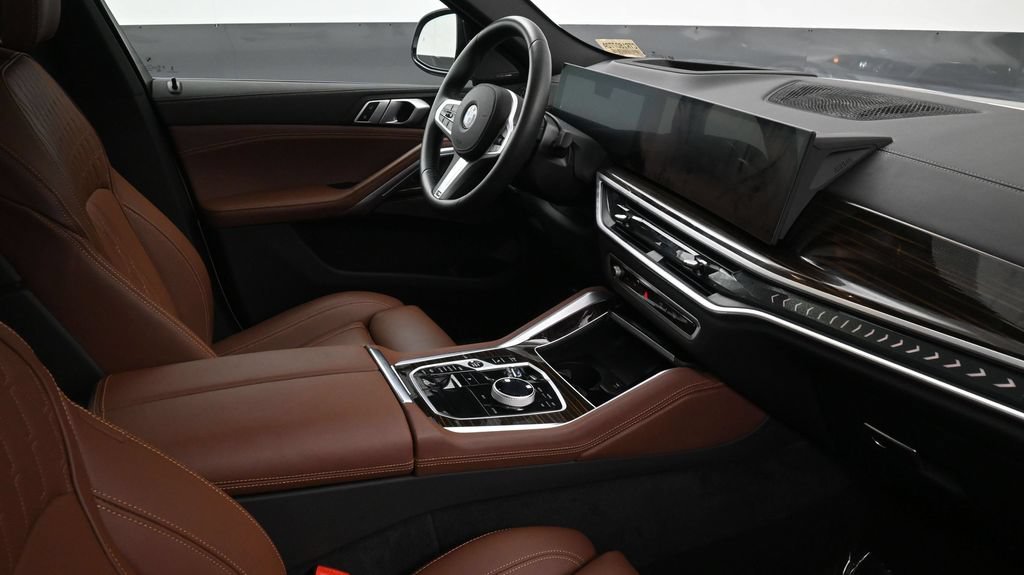Used 2025 BMW X6 xDrive40i w/ Executive Package AWD/4WD image 11