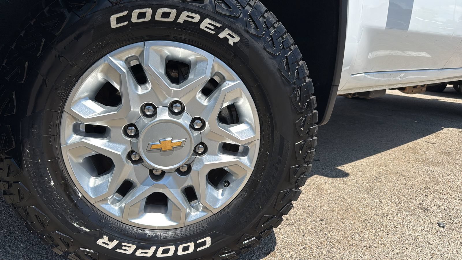 Used 2024 Chevrolet Silverado 2500 LTZ AWD/4WD image 28