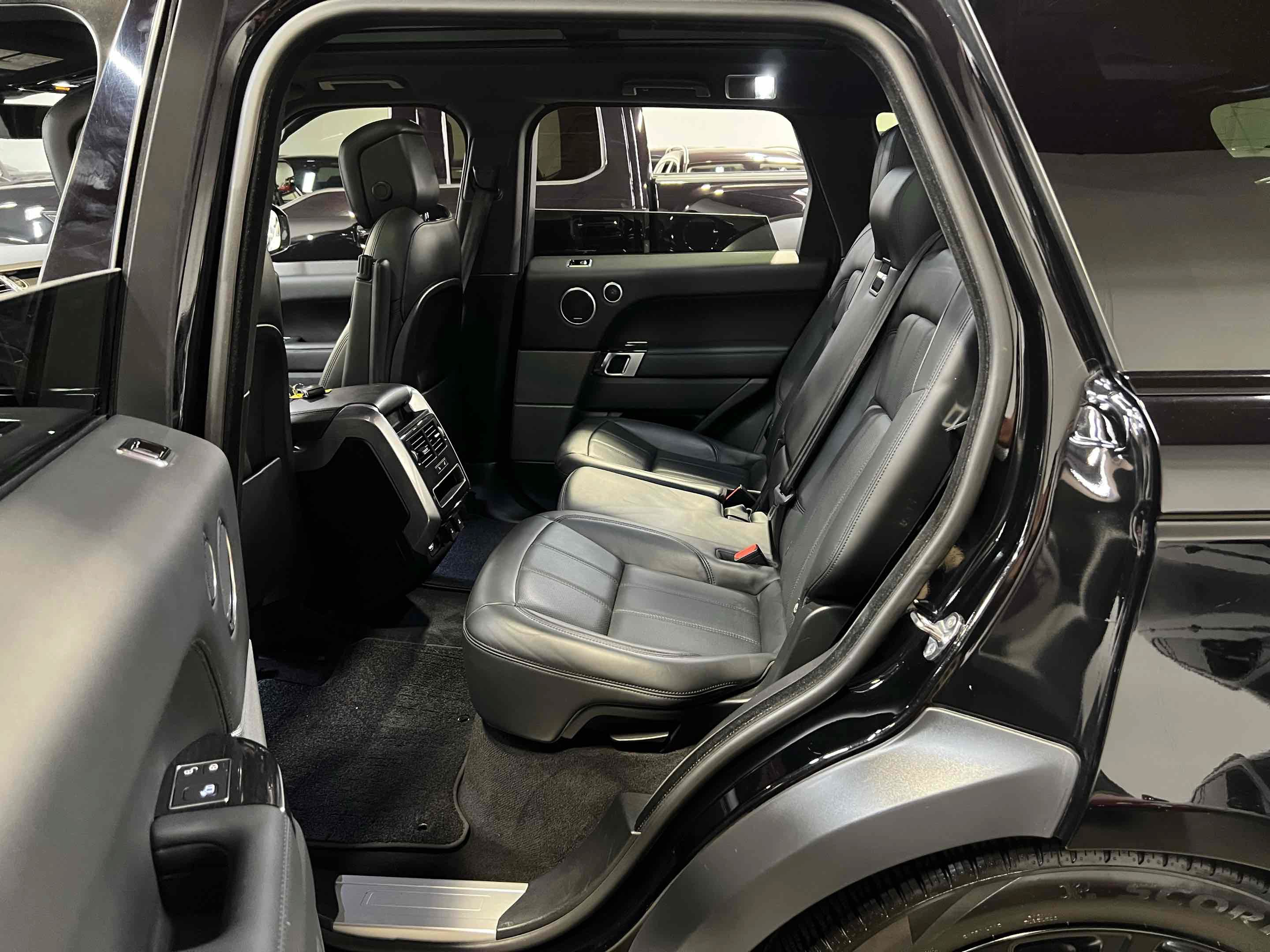 Used 2019 Land Rover Range Rover Sport HSE AWD/4WD image 5