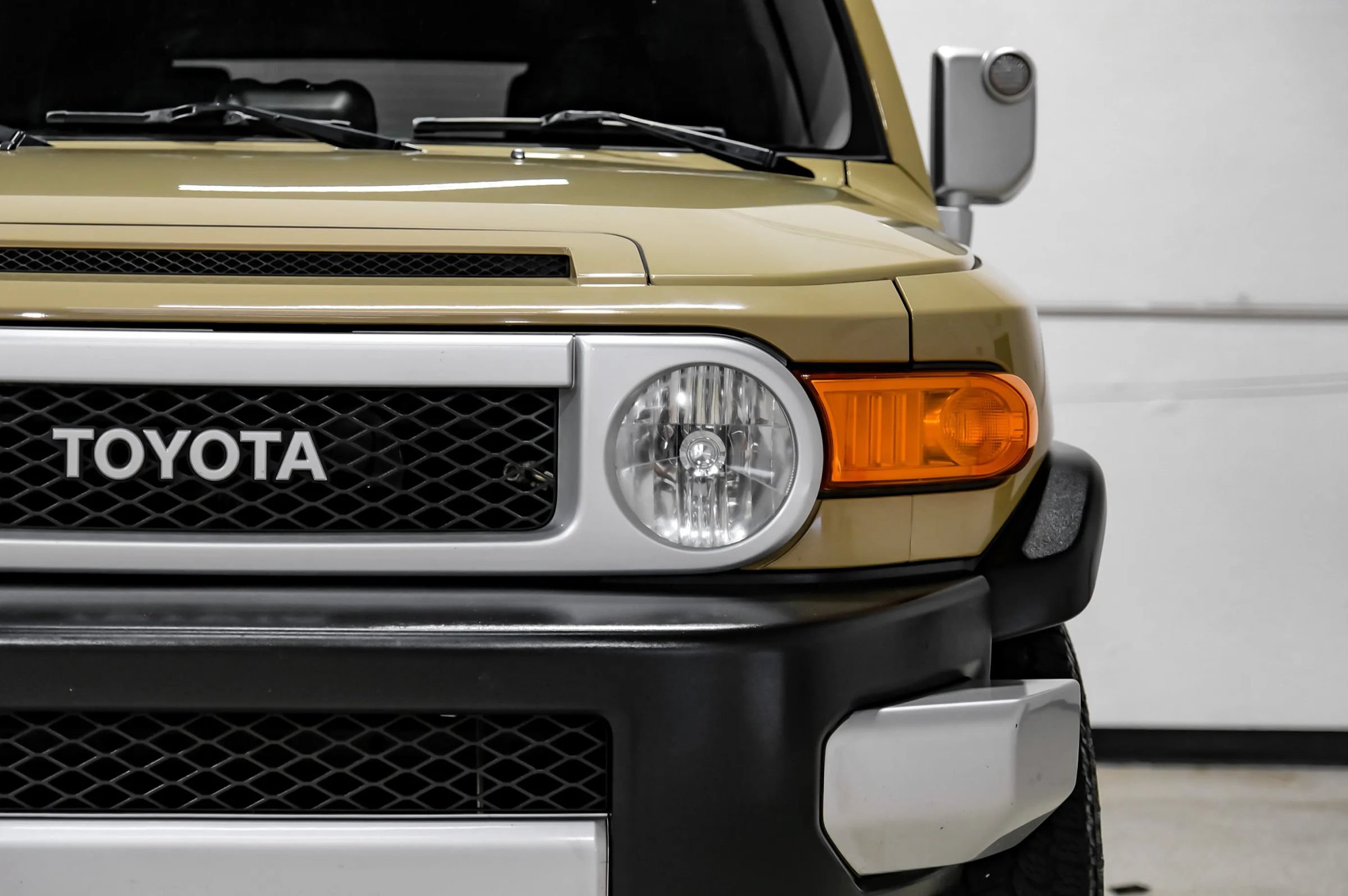 Used 2014 Toyota FJ Cruiser 4WD w/ Upgrade Package image 42