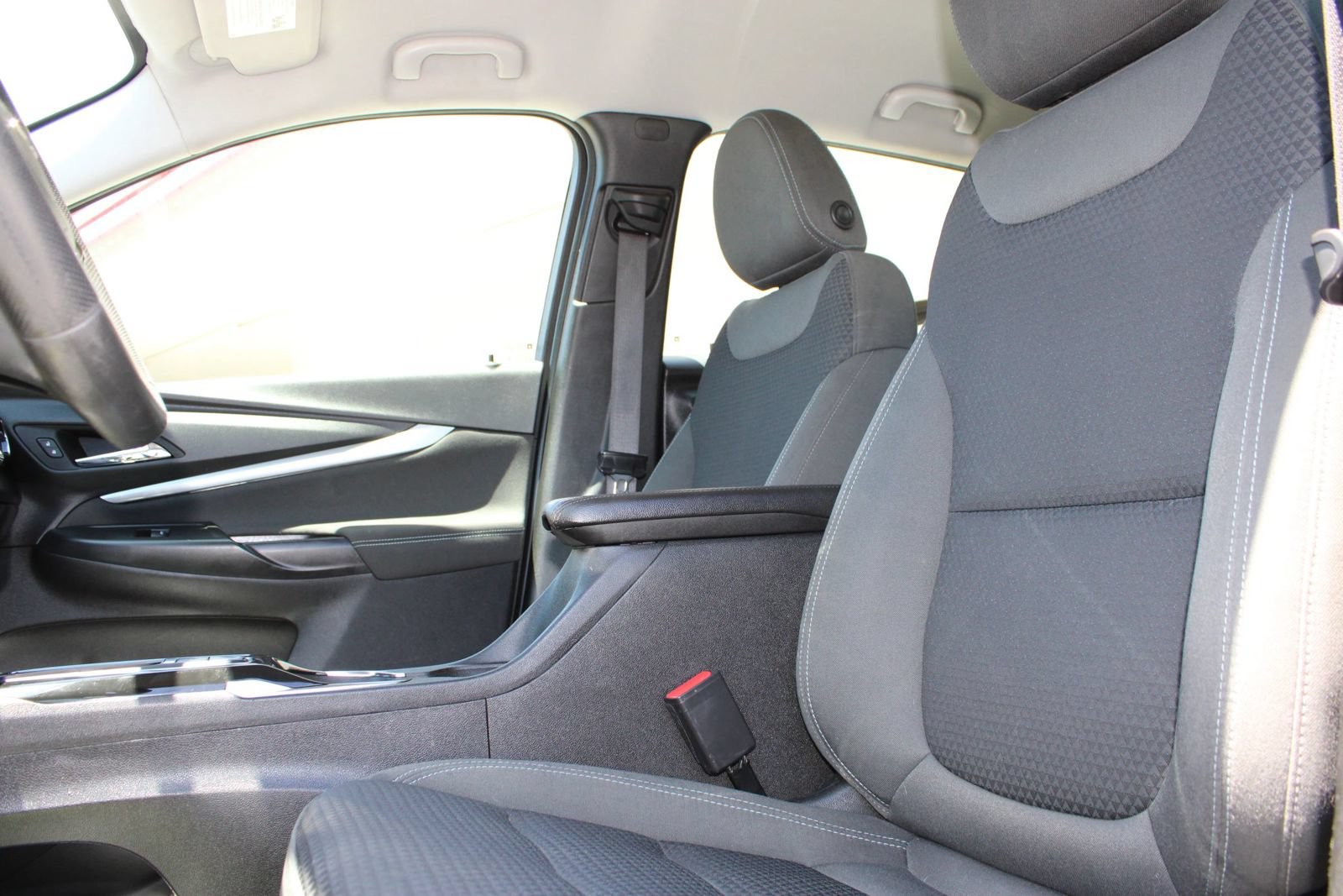 Used 2023 Chevrolet Bolt EUV LT FWD image 9