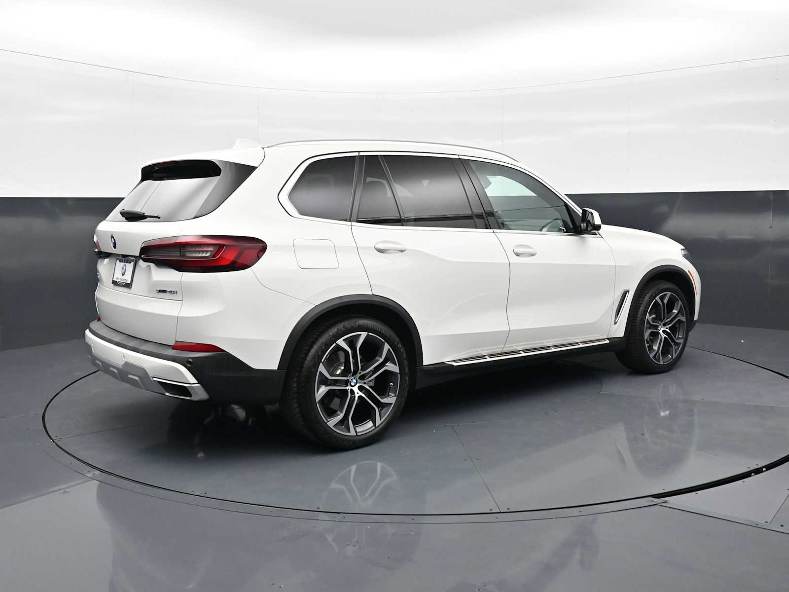 Used 2022 BMW X5 sDrive40i w/ Premium Package RWD image 5