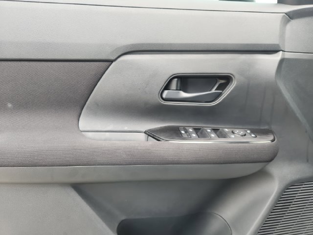 New 2025 Nissan Kicks S AWD/4WD image 17