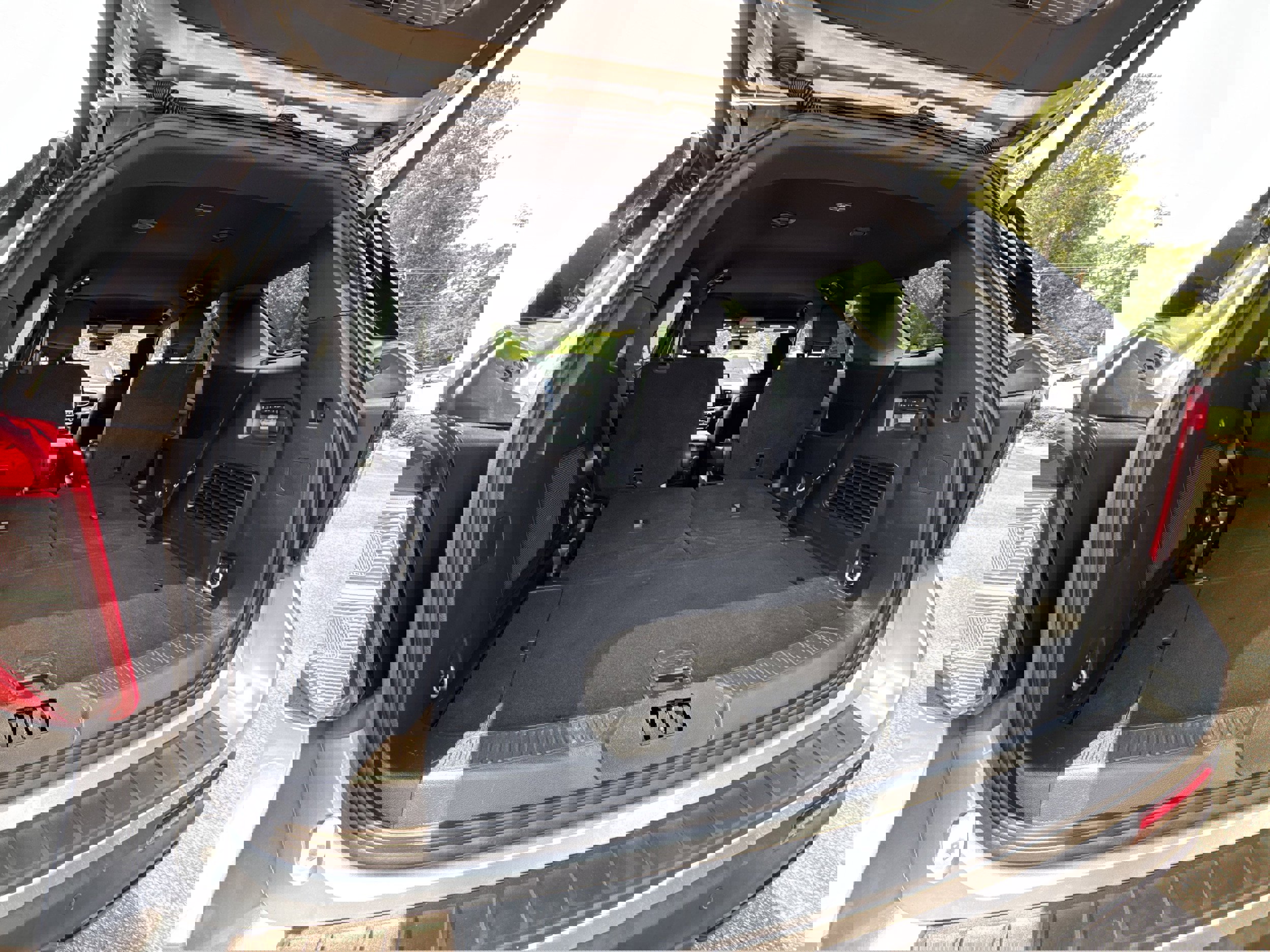 Used 2024 Ford Explorer ST w/ Equipment Group 401A image 30