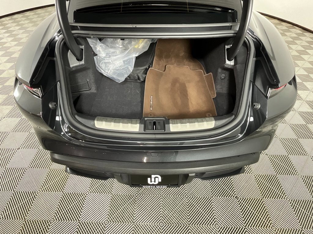 Used 2020 Porsche Taycan Turbo image 29