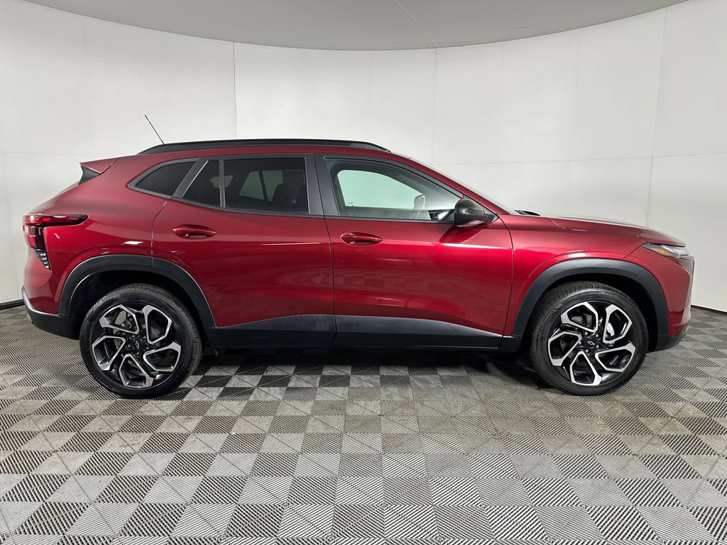 Used 2024 Chevrolet Trax RS w/ Driver Confidence Package image 6