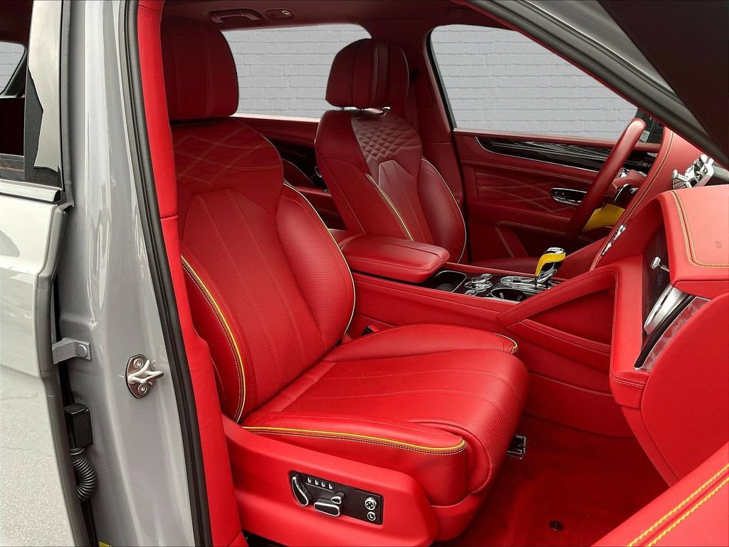 Used 2023 Bentley Bentayga Extended Wheelbase AWD/4WD image 27