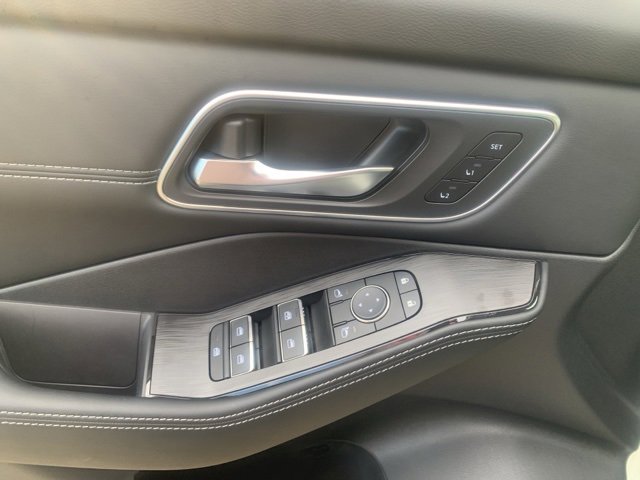 New 2026 Nissan Rogue Platinum image 10