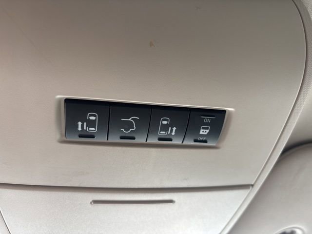 Used 2015 Chrysler Town & Country Touring-L w/ Driver Convenience Group FWD image 15