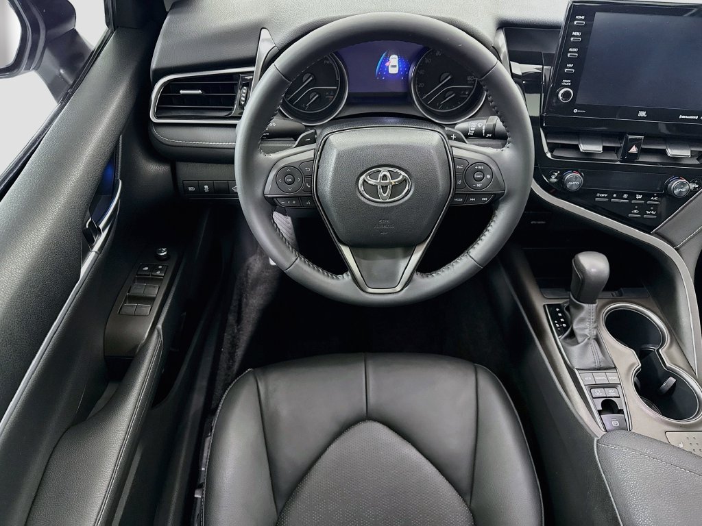 Used 2022 Toyota Camry XSE w/ Navigation Upgrade Package FWD image 10