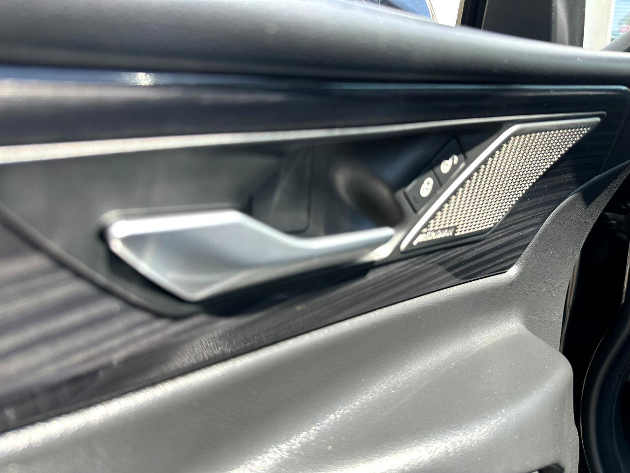 Used 2020 Jaguar XE S image 28