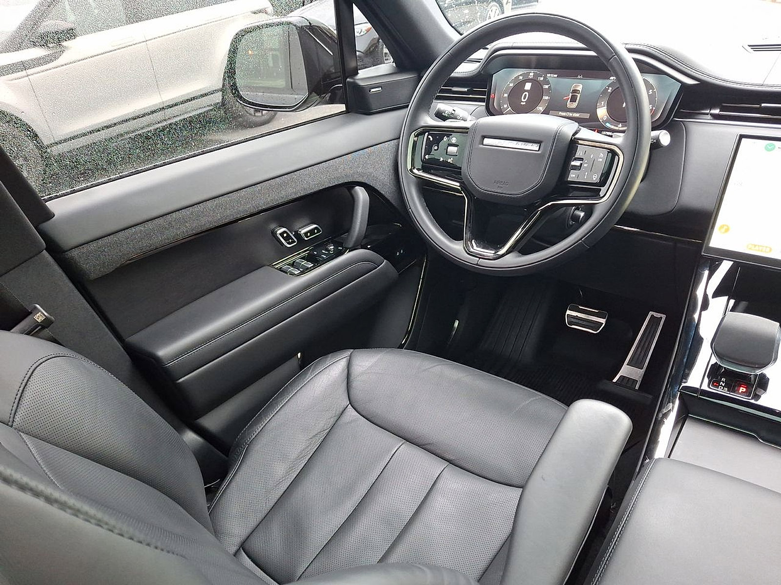 Used 2024 Land Rover Range Rover Sport Dynamic SE image 15