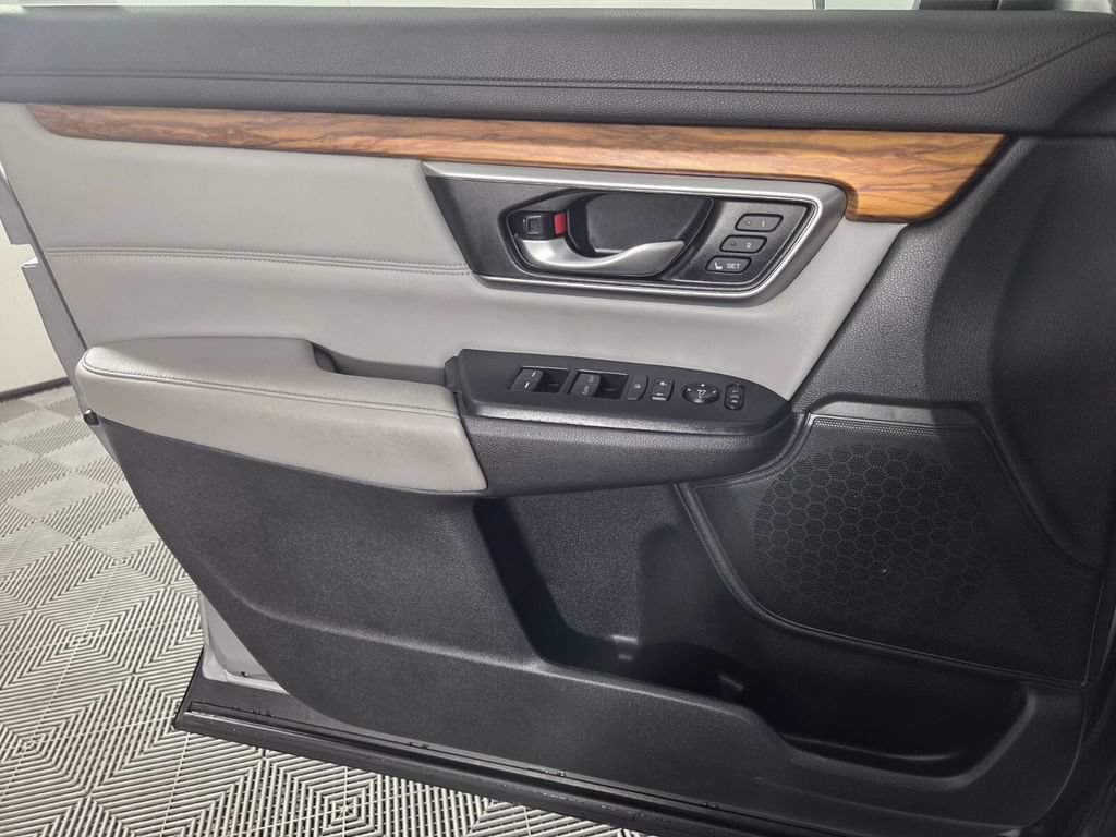 Used 2019 Honda CR-V Touring image 19