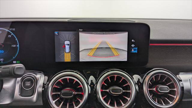 Used 2023 Mercedes-Benz EQB 300 4MATIC image 29