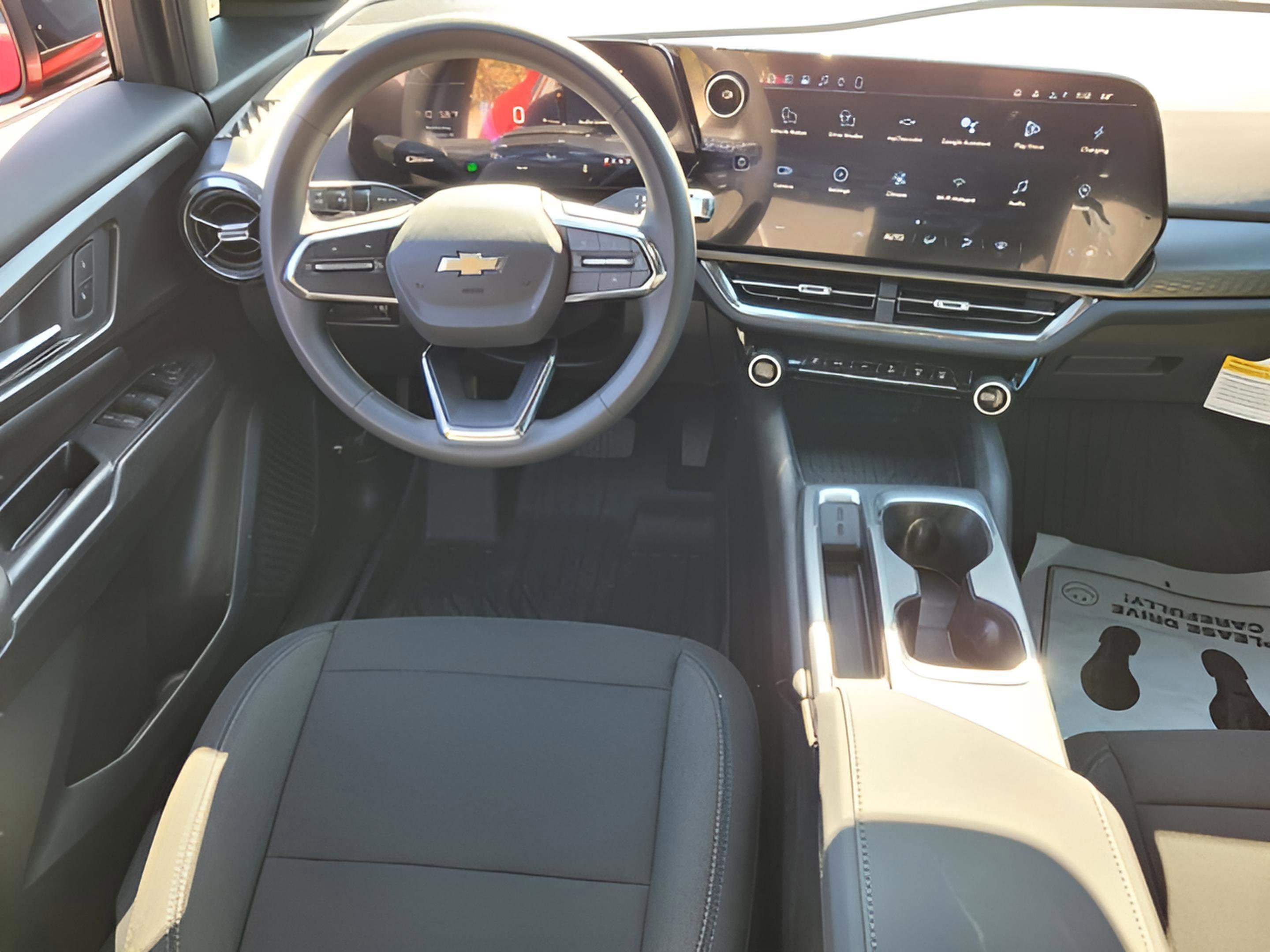 New 2026 Chevrolet Equinox EV LT w/ Midnight Package image 11