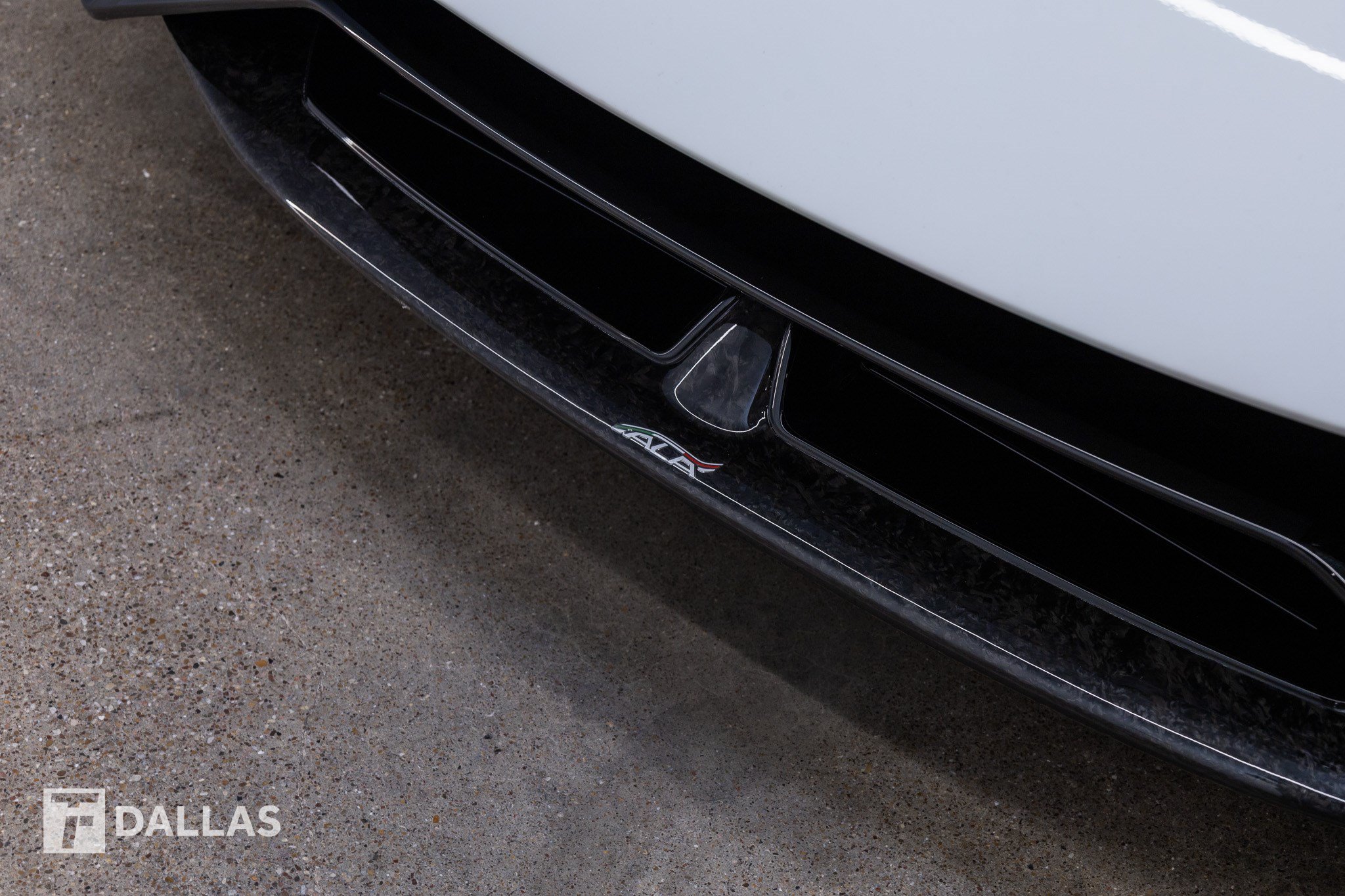 Used 2018 Lamborghini Huracan Performante AWD/4WD image 3