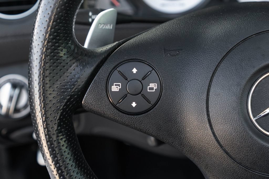 Used 2011 Mercedes-Benz SL 63 AMG image 26