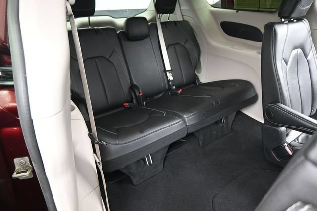 Used 2022 Chrysler Pacifica Touring-L FWD image 24