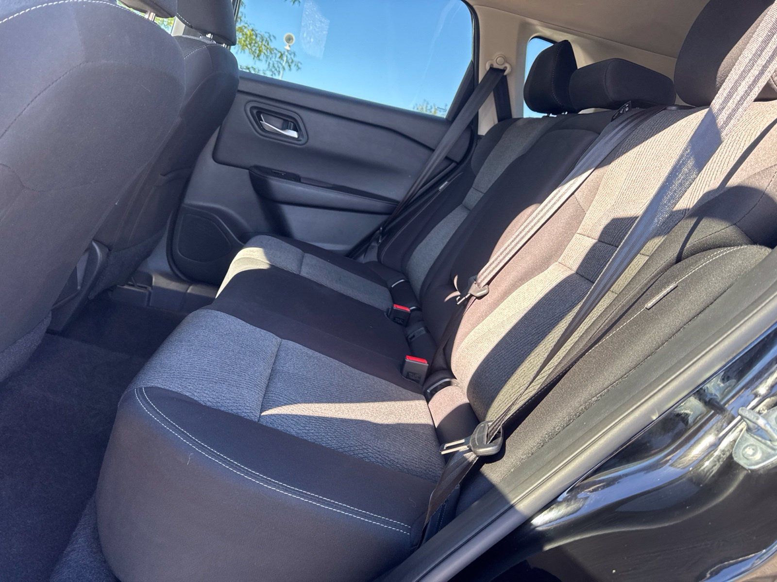 Used 2025 Nissan Rogue SV AWD/4WD image 15