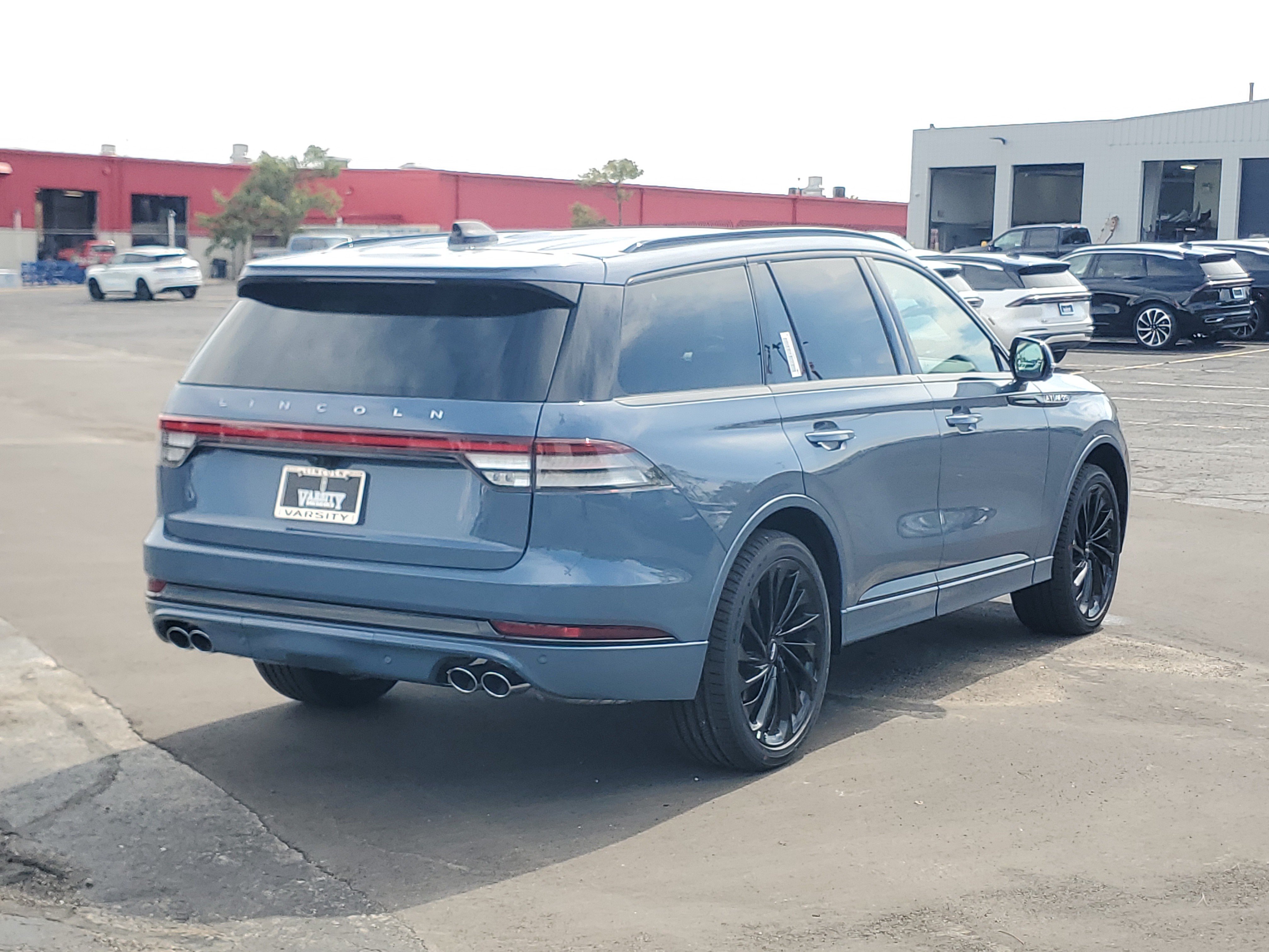 New 2027 Lincoln Aviator Reserve AWD/4WD image 4