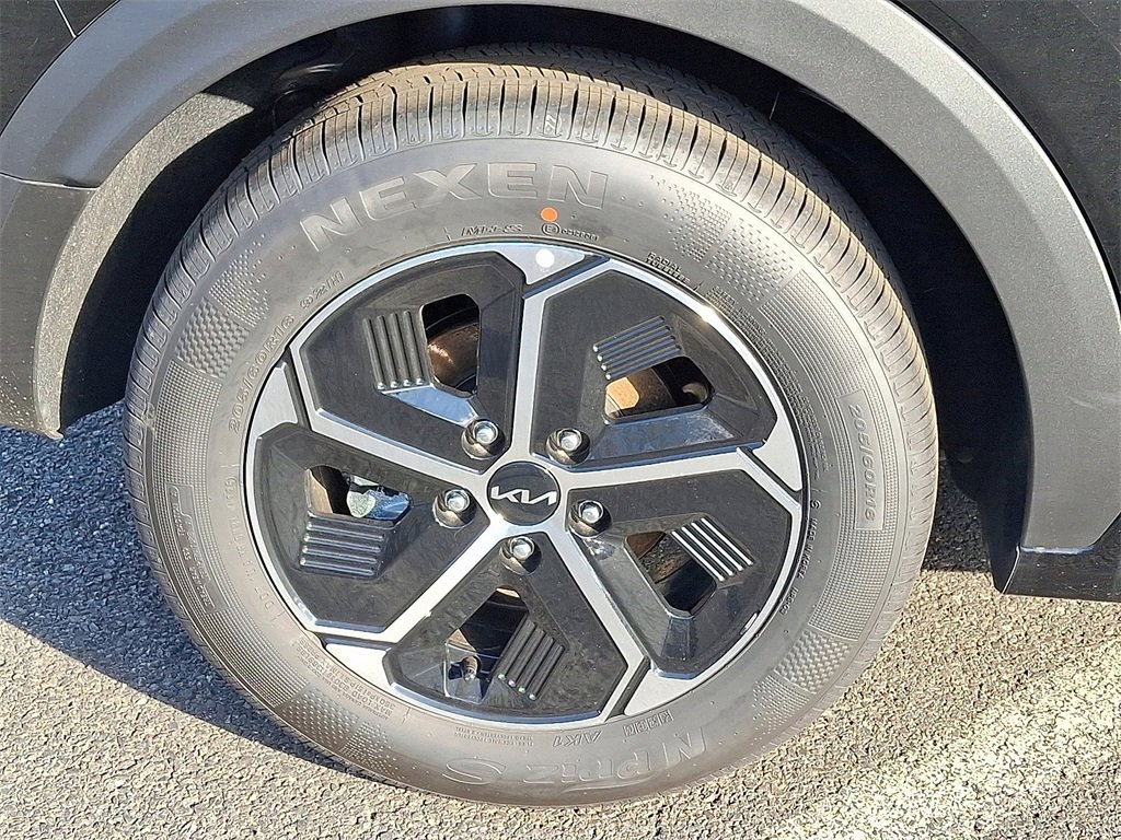 New 2025 Kia Niro EX image 5