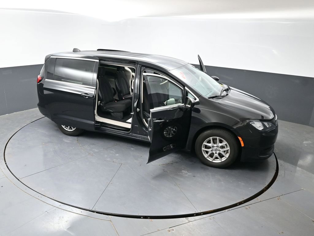 Used 2023 Chrysler Voyager LX FWD image 58