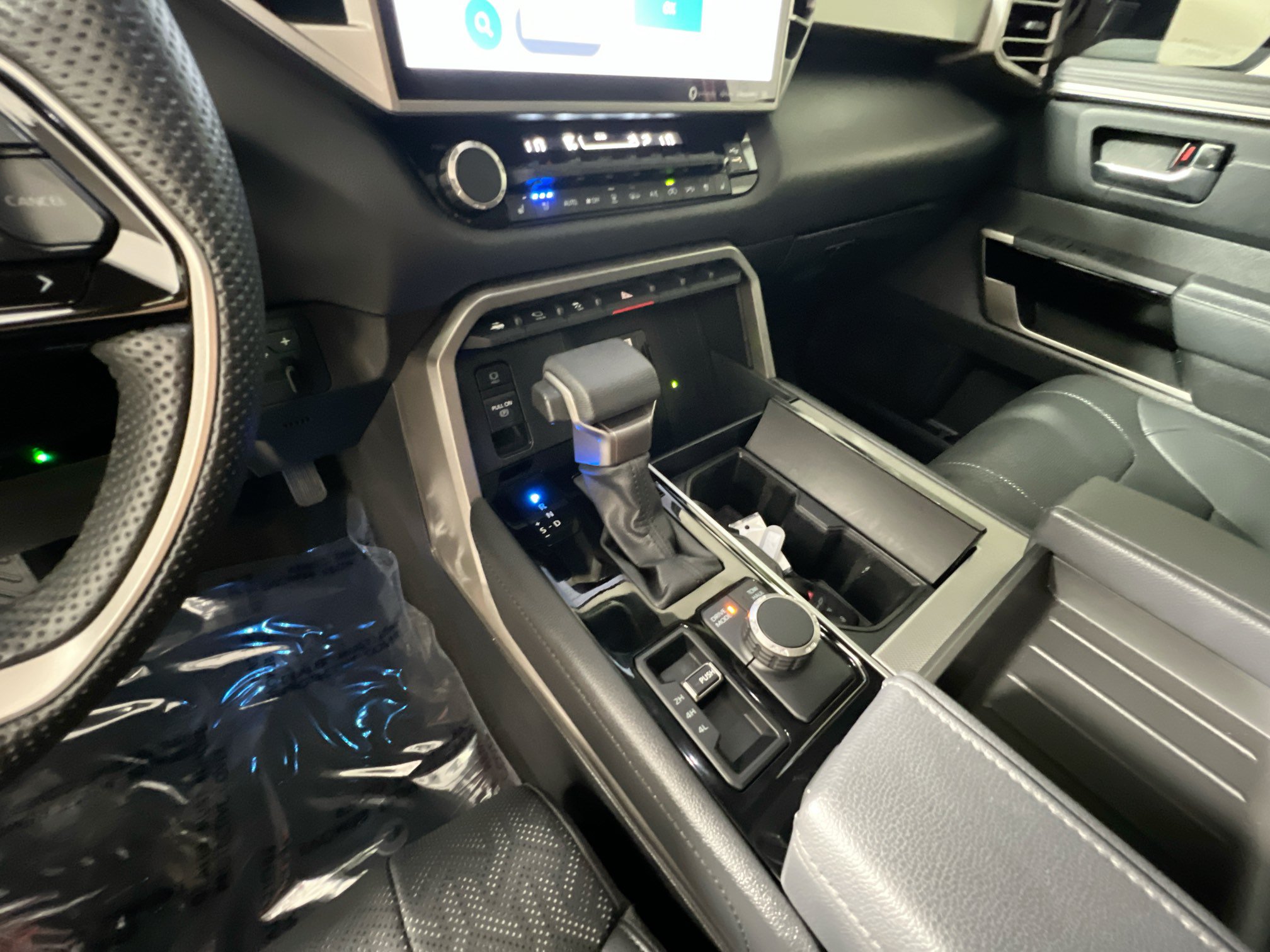 Used 2024 Toyota Sequoia Limited w/ Tow Technology Package AWD/4WD image 25
