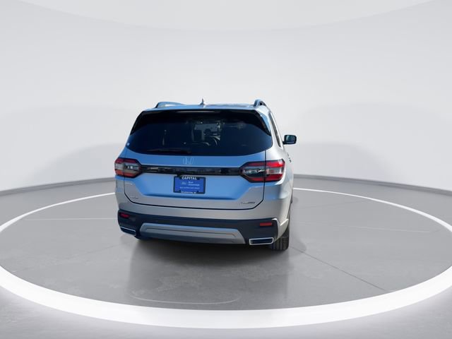 Used 2025 Honda Pilot Touring image 6