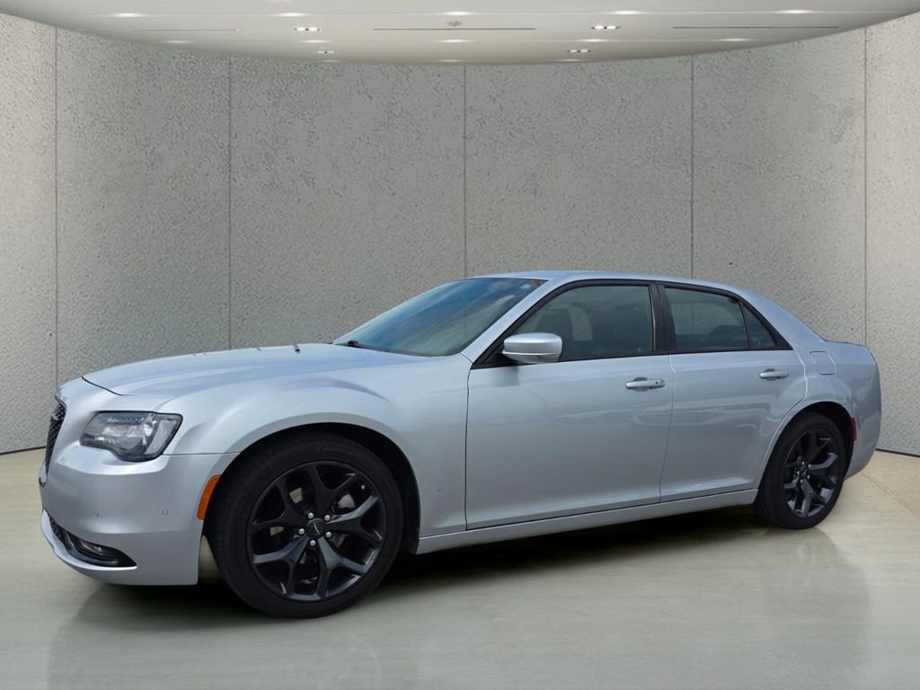 Used 2023 Chrysler 300 S RWD image 9