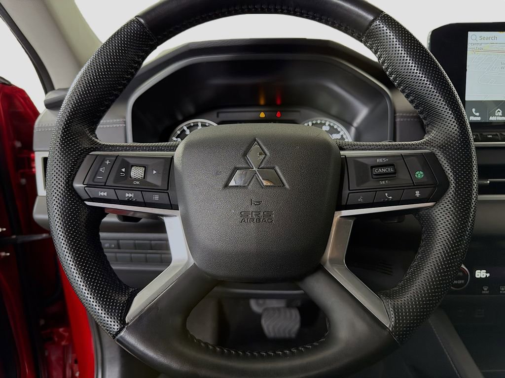 Used 2024 Mitsubishi Outlander SE Black Edition image 14