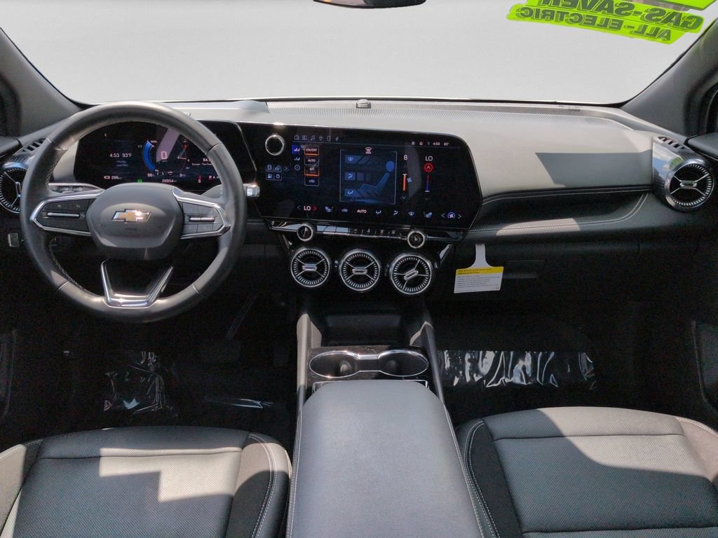 Used 2024 Chevrolet Blazer EV LT AWD/4WD image 18