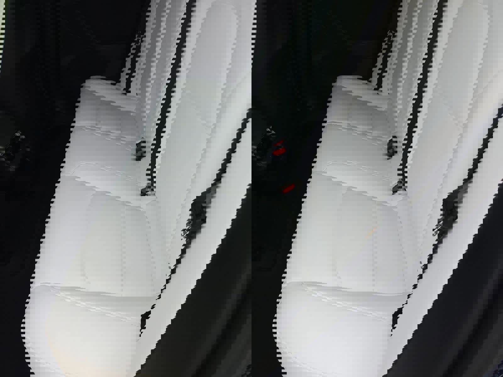 Used 2023 Tesla Model 3 Standard Range image 17