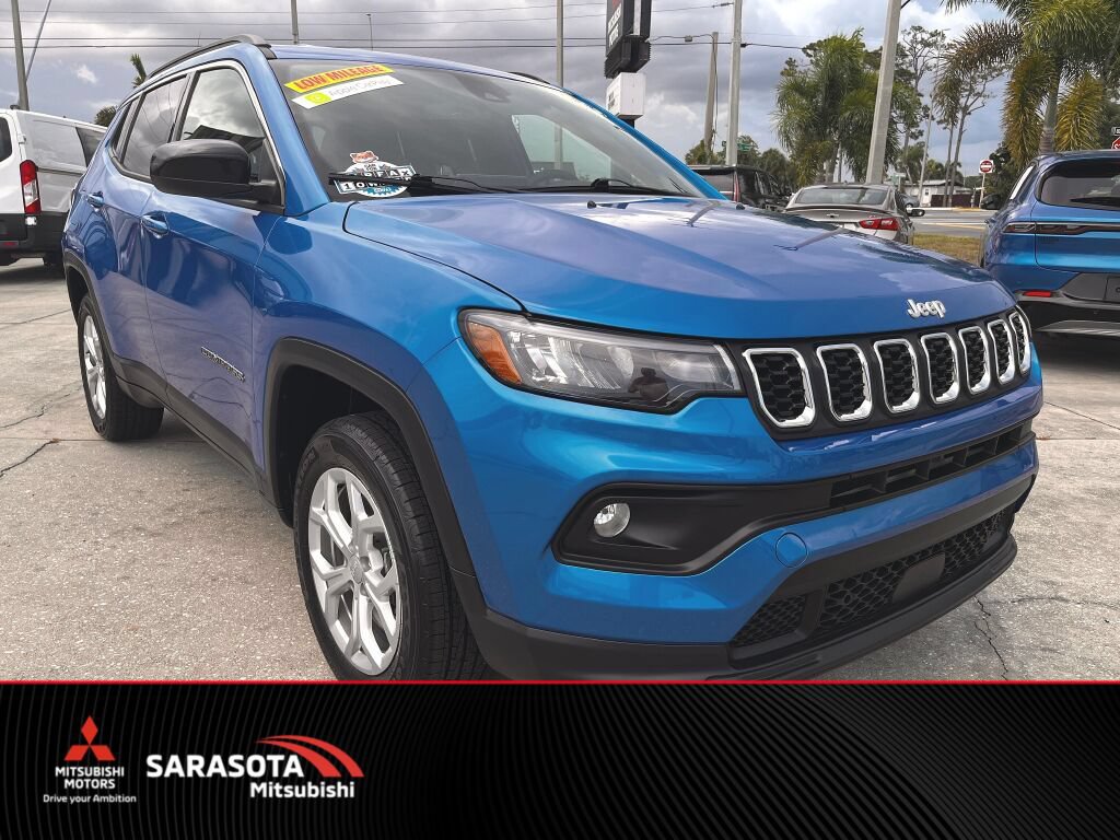 Used 2024 Jeep Compass Latitude AWD/4WD image 1