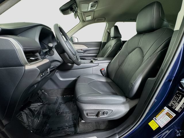 Certified 2024 Toyota Grand Highlander AWD image 17