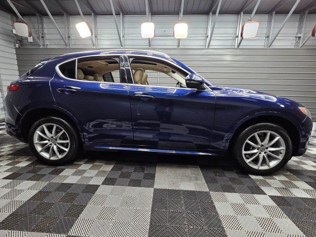 Used 2021 Alfa Romeo Stelvio Ti w/ Premium Package AWD/4WD image 10