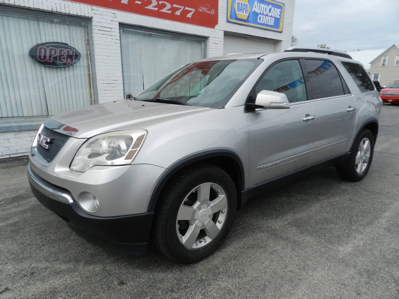 Used 2007 GMC Acadia SLT w/ Trailering Package AWD/4WD image 3