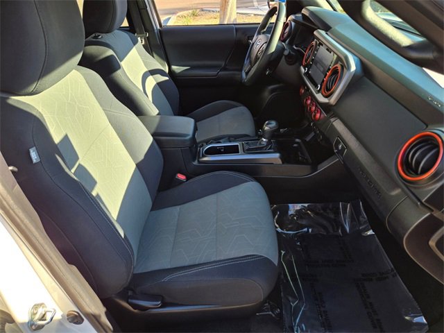 Used 2022 Toyota Tacoma TRD Off-Road w/ Technology Package image 20