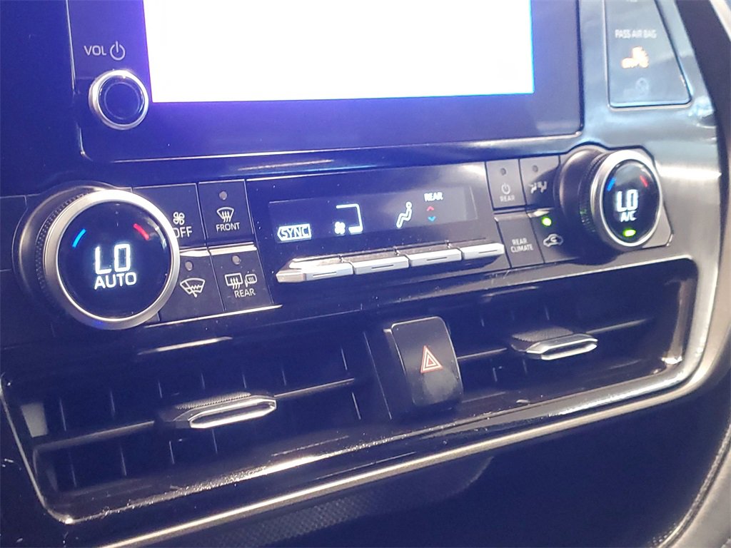 Used 2023 Toyota Highlander LE image 28