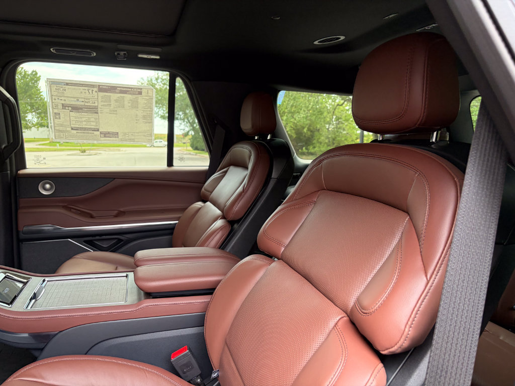 New 2027 Lincoln Navigator Reserve AWD/4WD image 18