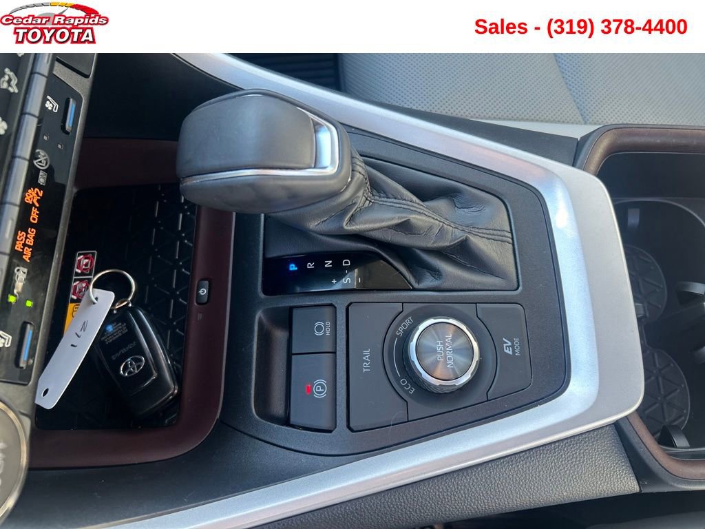 Used 2023 Toyota RAV4 Limited image 27