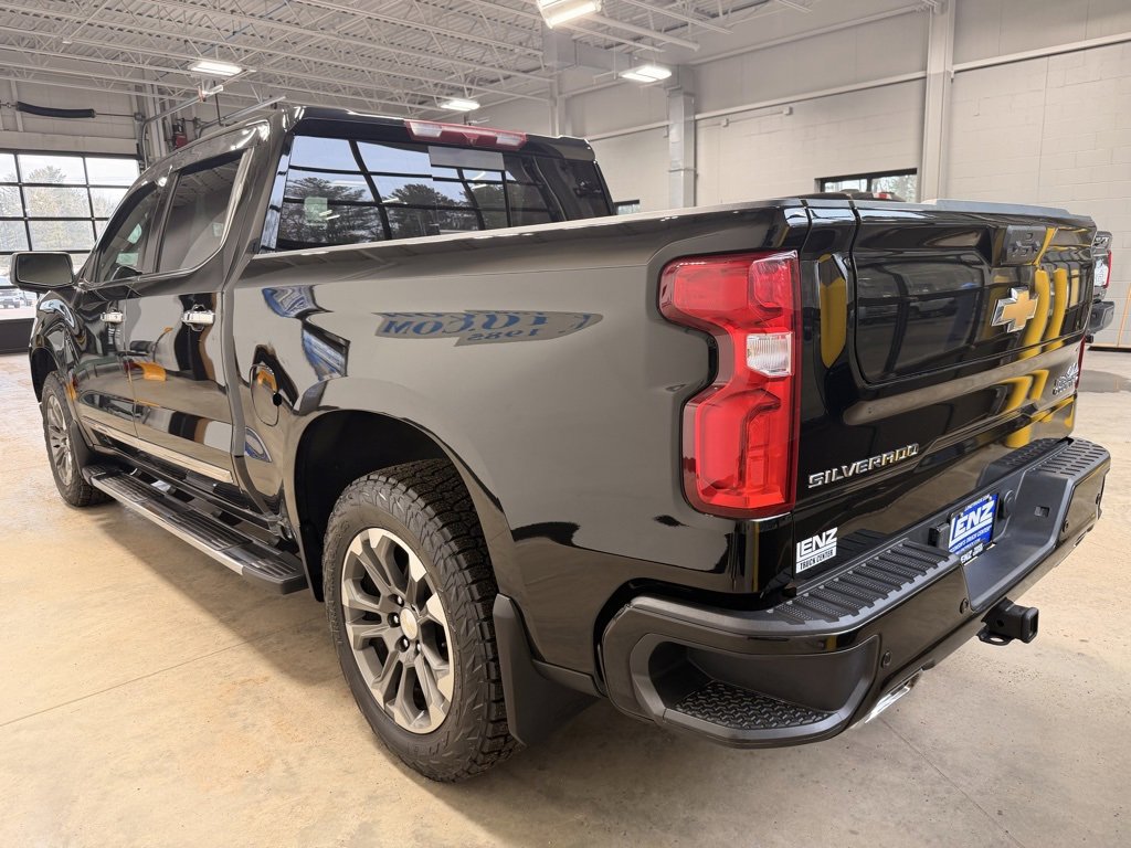 Used 2022 Chevrolet Silverado 1500 High Country w/ Z71 Off-Road Package image 5