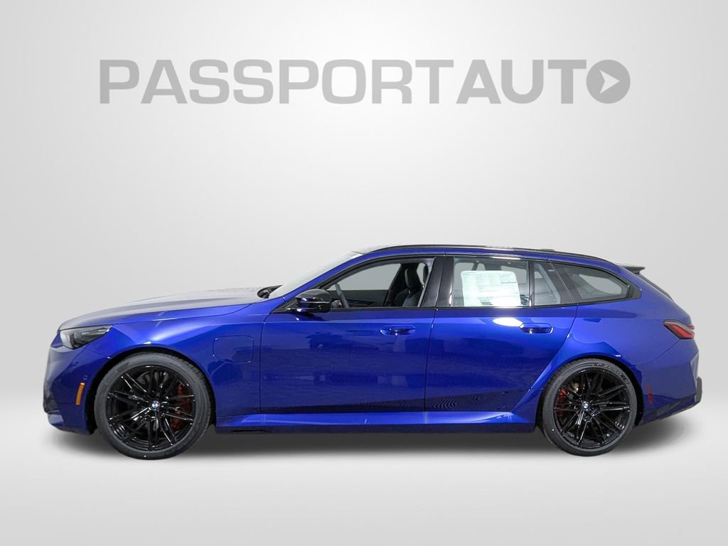 New 2026 BMW M5 Touring image 2
