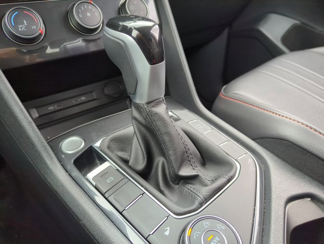 Used 2024 Volkswagen Tiguan Wolfsburg Edition image 13