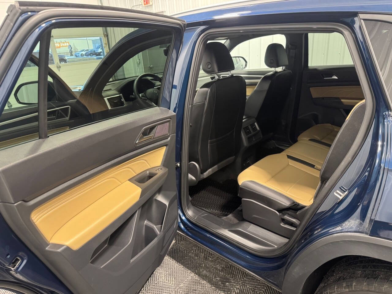 Used 2022 Volkswagen Atlas Cross Sport SE image 9