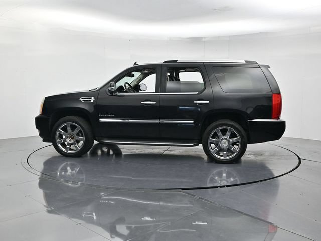 Used 2011 Cadillac Escalade Luxury AWD/4WD image 7