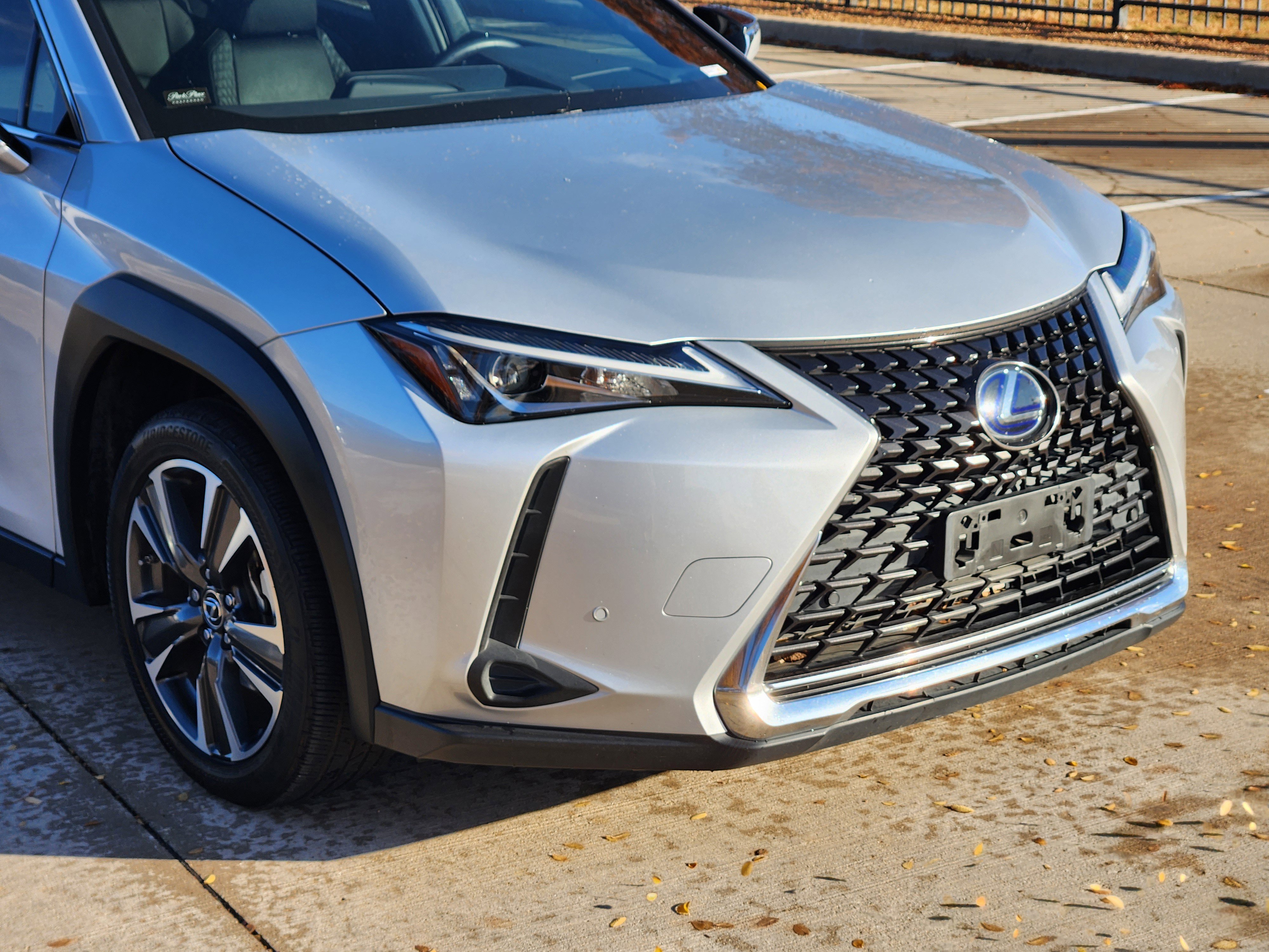 Used 2019 Lexus UX 250h image 7